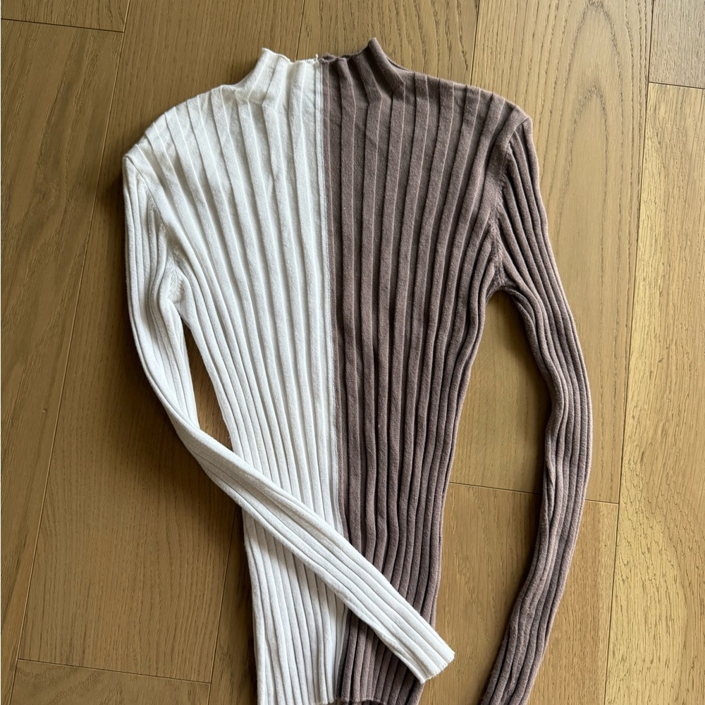 Two-Tone Ribbed Sweater - White and Brown